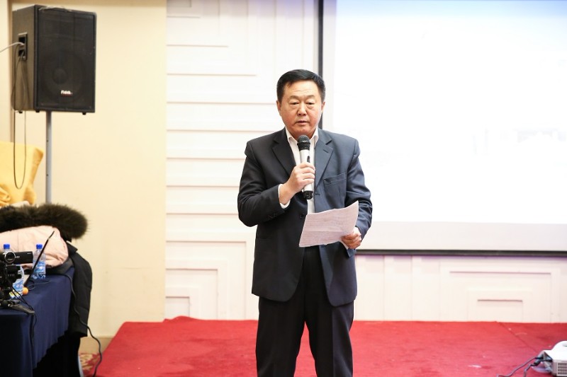 運(yùn)輸部經(jīng)理在十年司慶會上代表發(fā)言